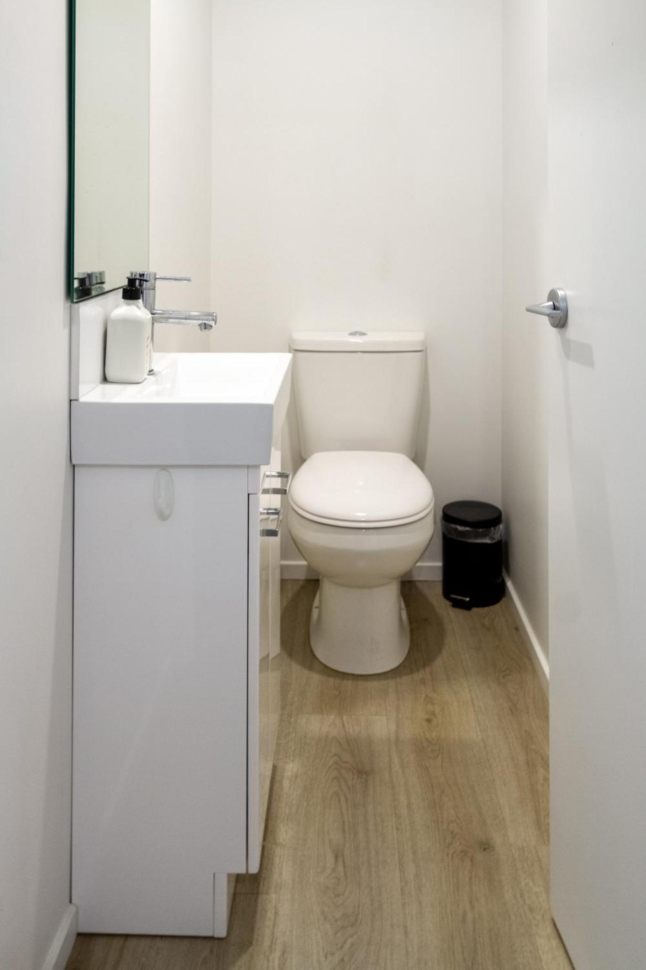 Apartment Central City Comfort: 2 Bedroom Gem W/free Carpark